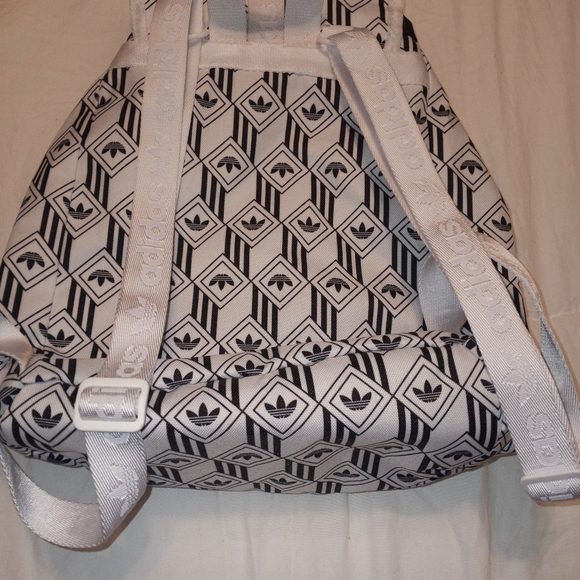 ADIDAS BACKPACK - Picture 12 of 16